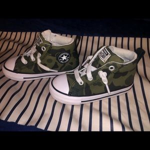 Toddler camo converse